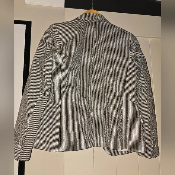 Anne Klein seersucker blazer - Picture 7 of 7